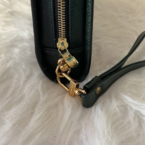 Louis Vuitton Orsay Green Taiga - Picture 7 of 17